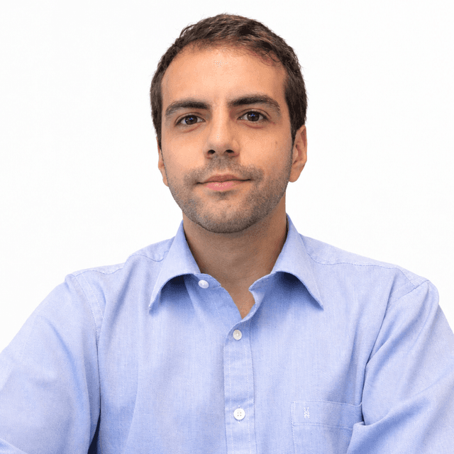 Nicolás Román — Químico Farmacéutico